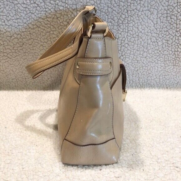 NWT Beige Leather Shoulder Bag Front Buckle Detail Multiple Compartments - Picture 4 of 10